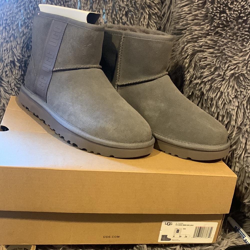 UGG W CLASSIC MINI SIDE LOGO